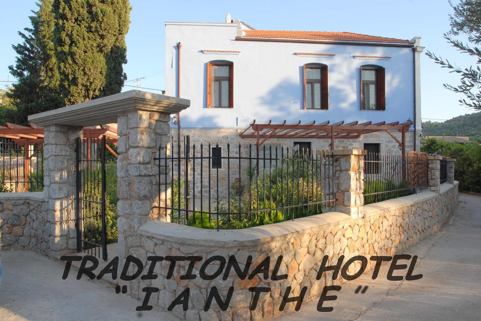 Traditional Hotel Ianthe Véssa Екстериор снимка
