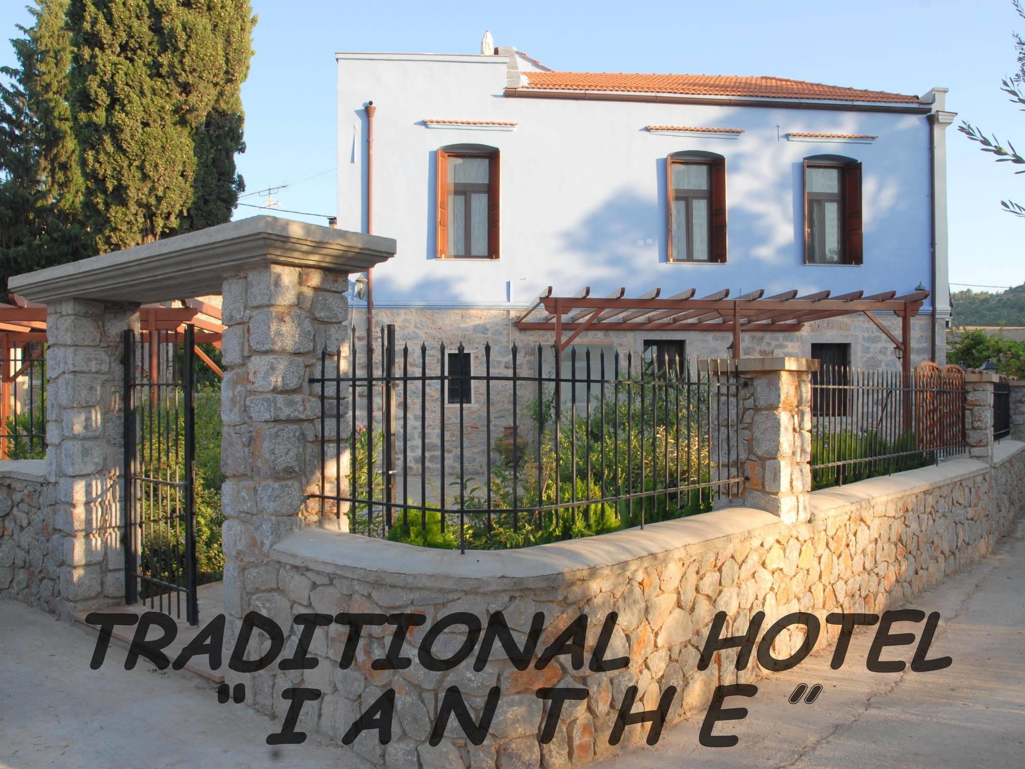 Traditional Hotel Ianthe Véssa Екстериор снимка